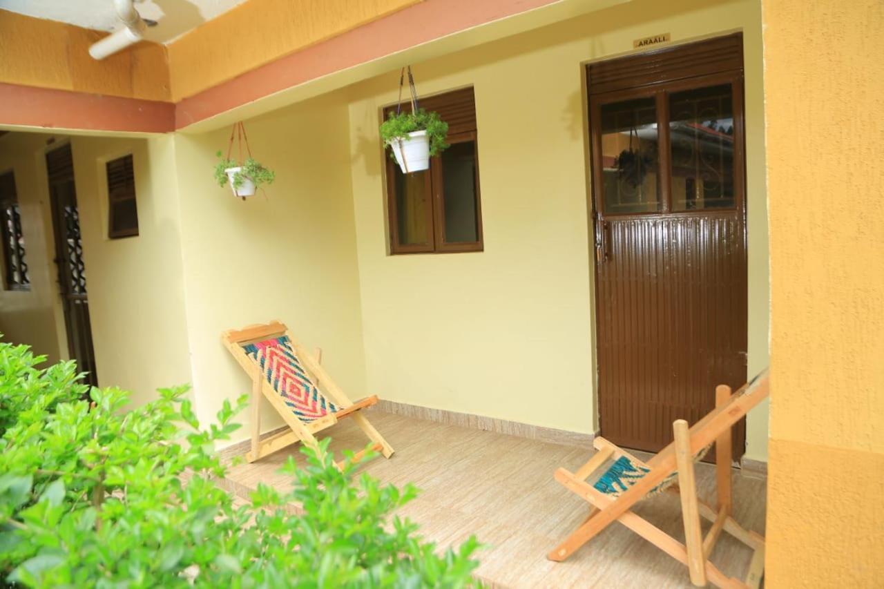 Palm Star Motel Fort Portal Exterior photo