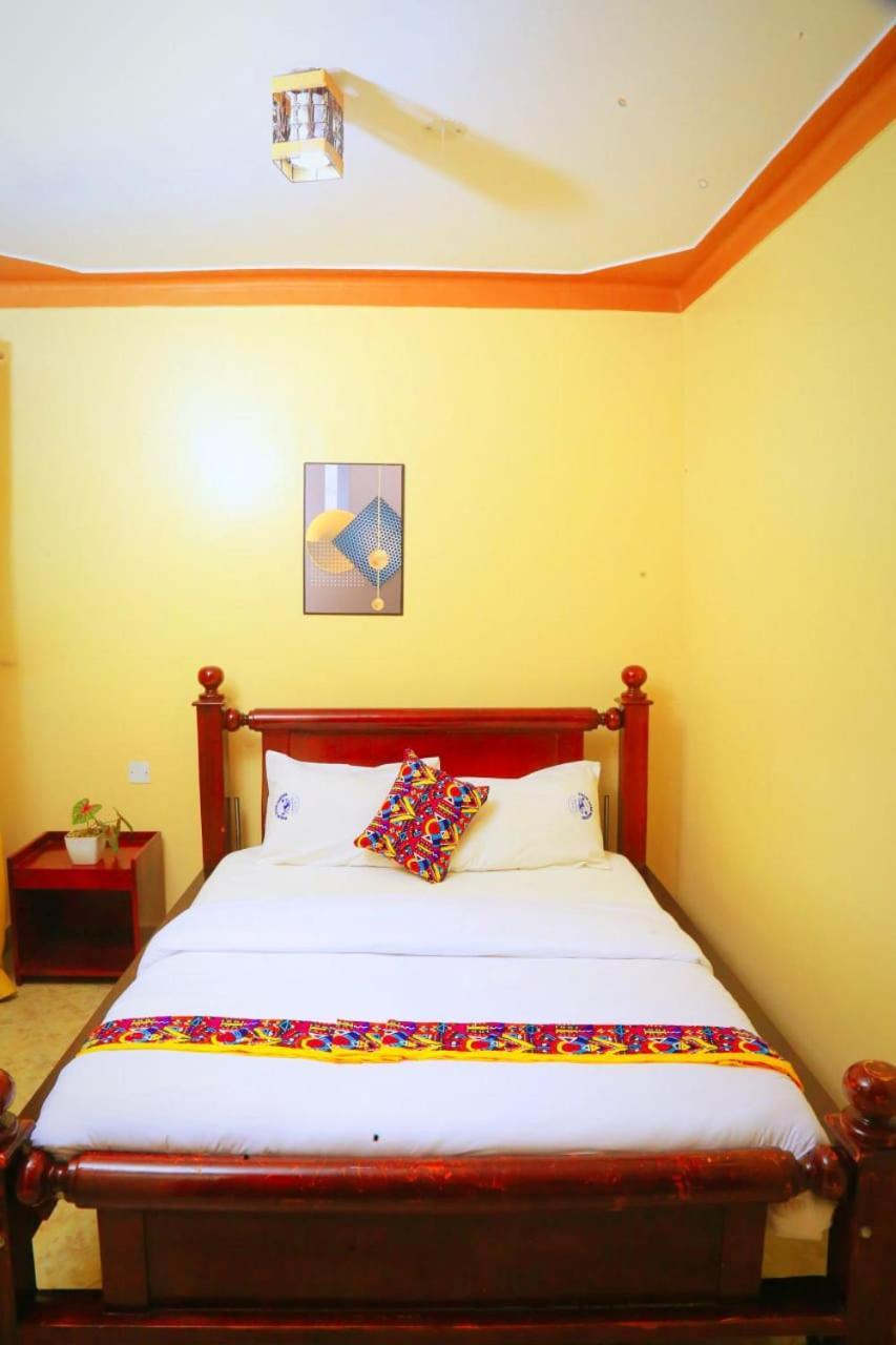 Palm Star Motel Fort Portal Exterior photo